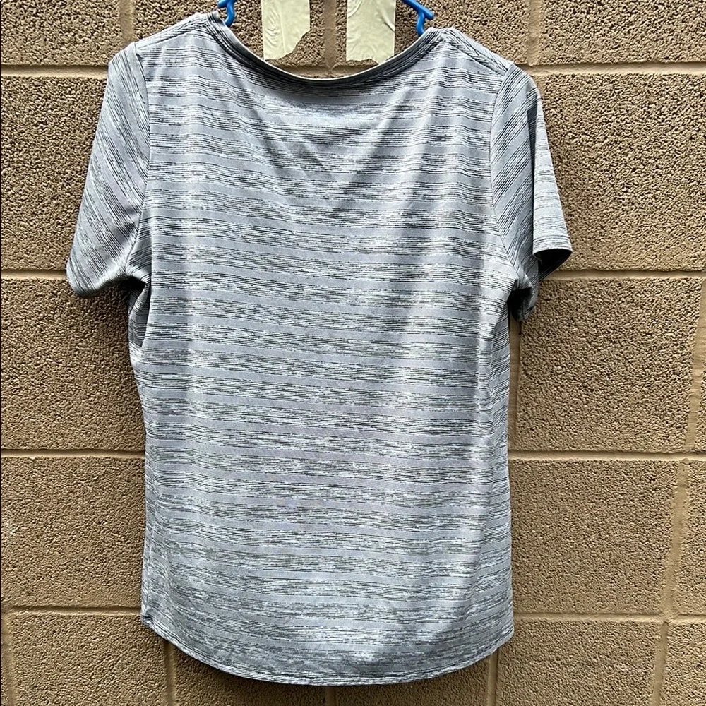 Nike Dri Fit Women's Gray V-Neck Top Size‎ XL